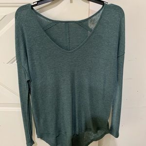 Long sleeve v-neck
